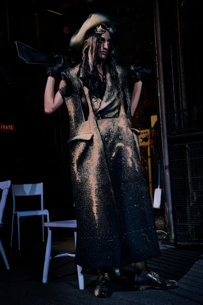 Look 3